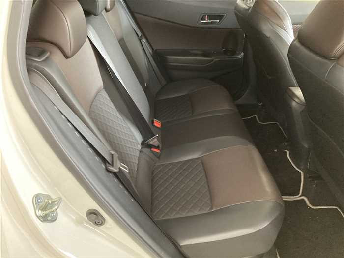 2018 Toyota C-HR DAA-ZYX10 (UW-69f5aa029df70)[11]