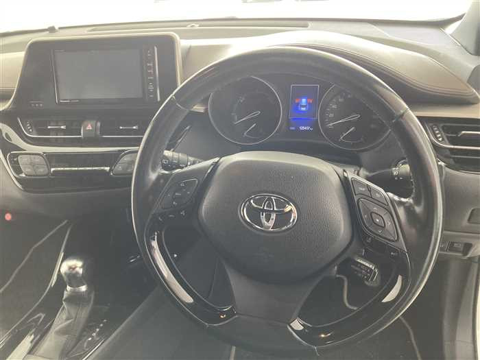 2018 Toyota C-HR DAA-ZYX10 (UW-69f5aa029df70)[17]