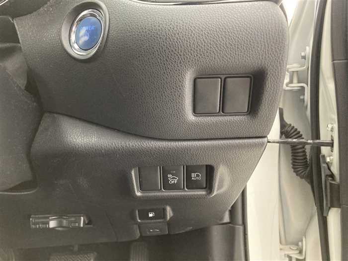 2018 Toyota C-HR DAA-ZYX10 (UW-69f5aa029df70)[18]
