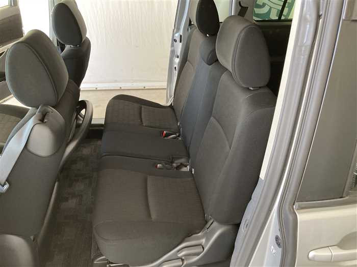 2013 Toyota Isis DBA-ZGM11W (UW-69f5aa0663866)[15]