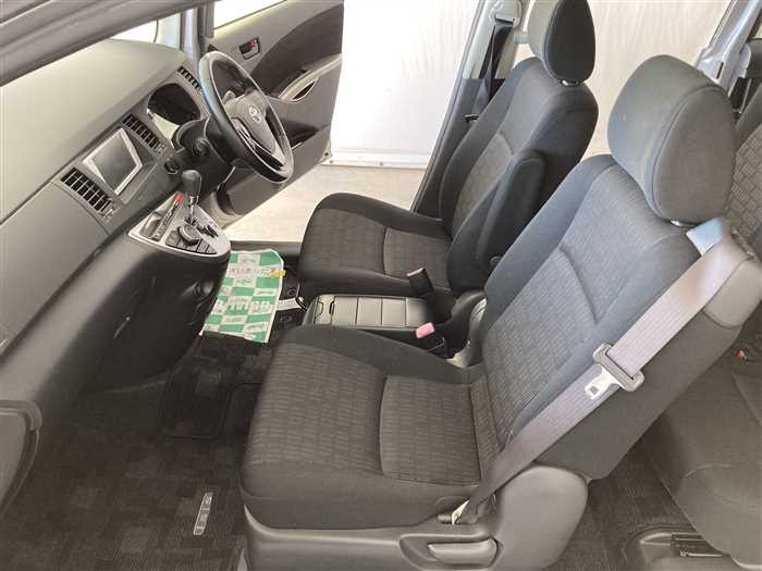 2013 Toyota Isis DBA-ZGM11W (UW-69f5aa0663866)[16]