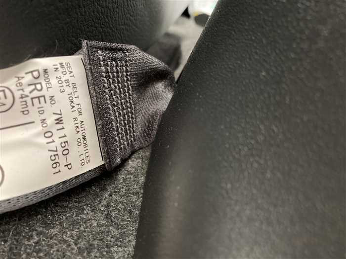 2013 Toyota Isis DBA-ZGM11W (UW-69f5aa0663866)[23]