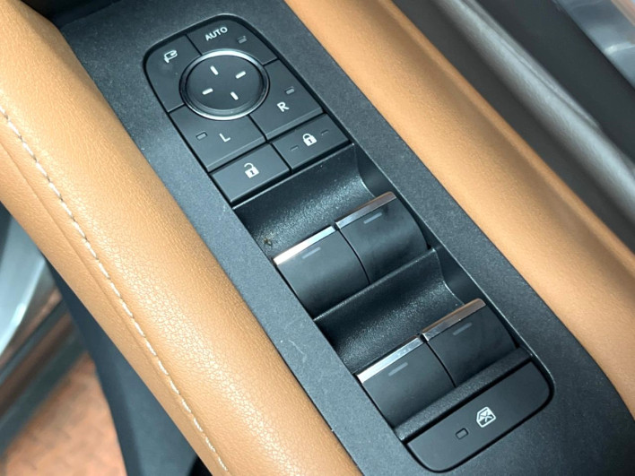 2025 Toyota Vellfire Hybrid 6AA-AAHH40W (UW-69f6bb906b16a)[28]
