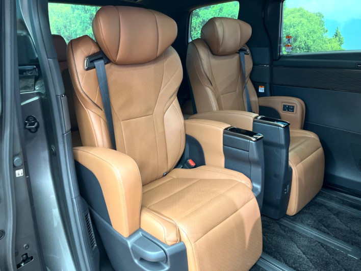 2025 Toyota Vellfire Hybrid 6AA-AAHH40W (UW-69f6bb906b16a)[10]