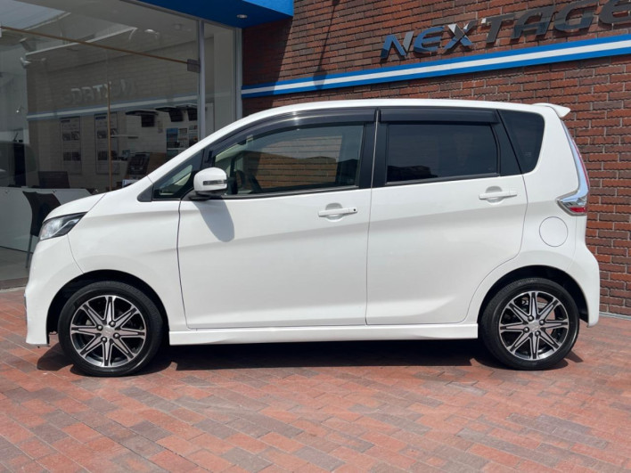 2018 Mitsubishi ek Custom DBA-B11W (UW-69f6bbb9585e0)[8]