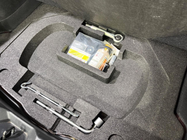 2015 Mazda Axela Sports DBA-BMEFS (UW-69f6bbceb32f6)[15]