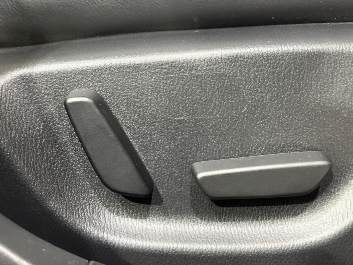 2015 Mazda Axela Sports DBA-BMEFS (UW-69f6bbceb32f6)[24]