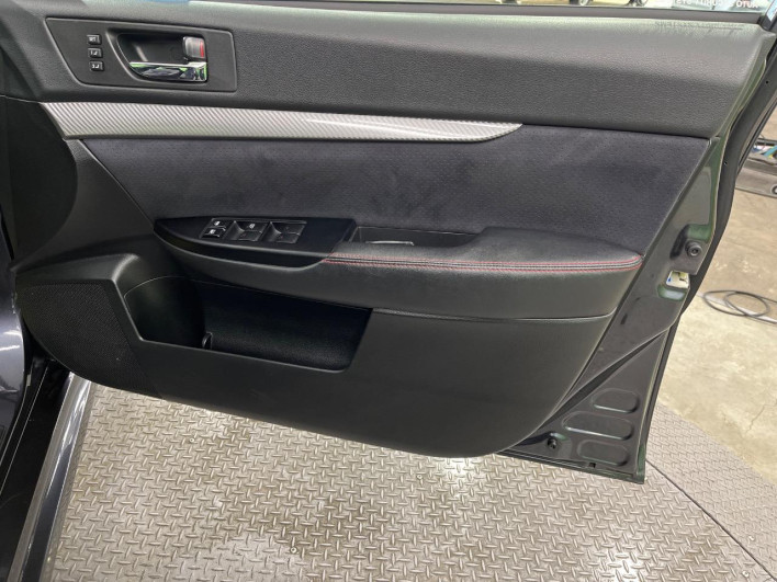 2010 Subaru Legacy Touring Wagon DBA-BR9 (UW-69f6bbd0e934b)[27]