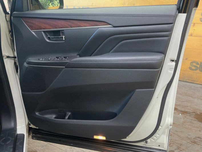 2021 Mitsubishi Delica D:5 3DA-CV1W (UW-69f6bbd1ce0a4)[11]