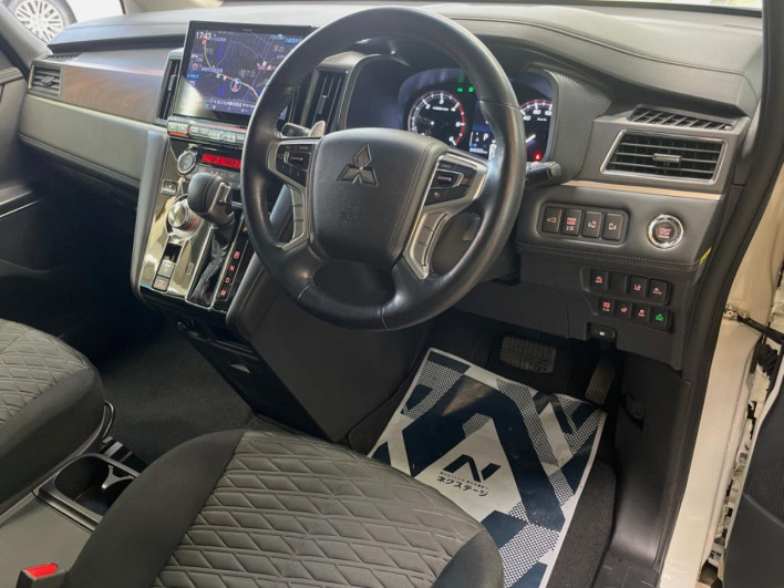 2021 Mitsubishi Delica D:5 3DA-CV1W (UW-69f6bbd1ce0a4)[13]