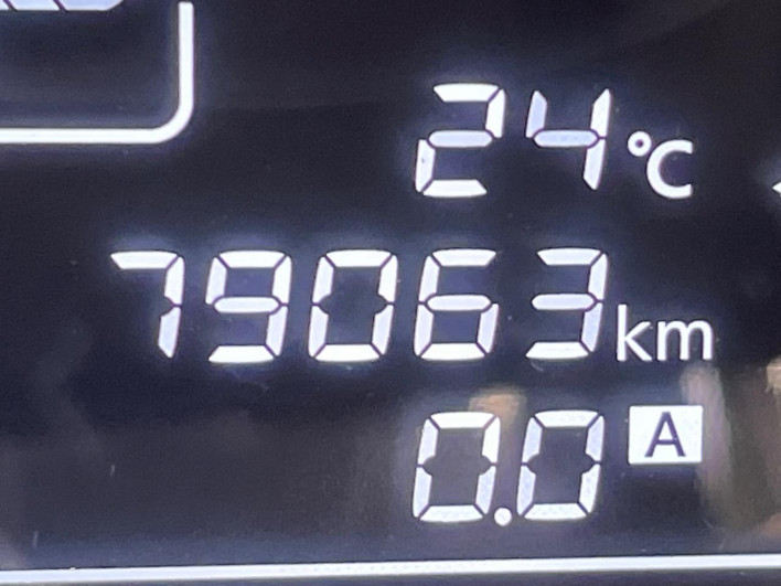 2014 Nissan Note DBA-E12 (UW-69f6bbde77da7)[2]