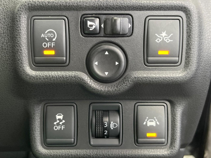 2015 Nissan Note DBA-E12 (UW-69f6bbde8e4ae)[15]
