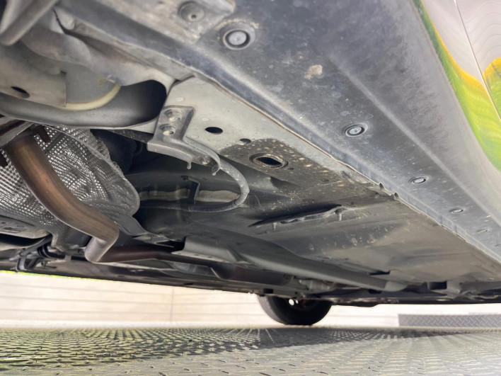 2015 Nissan Note DBA-E12 (UW-69f6bbde8e4ae)[27]