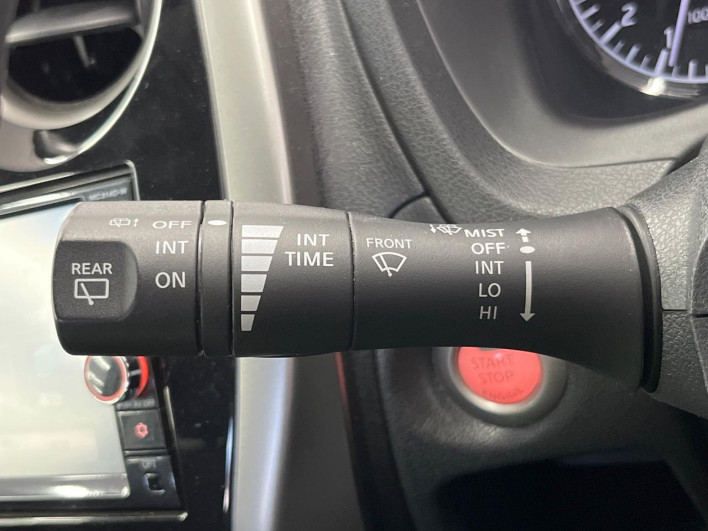 2015 Nissan Note DBA-E12 (UW-69f6bbde8e4ae)[13]