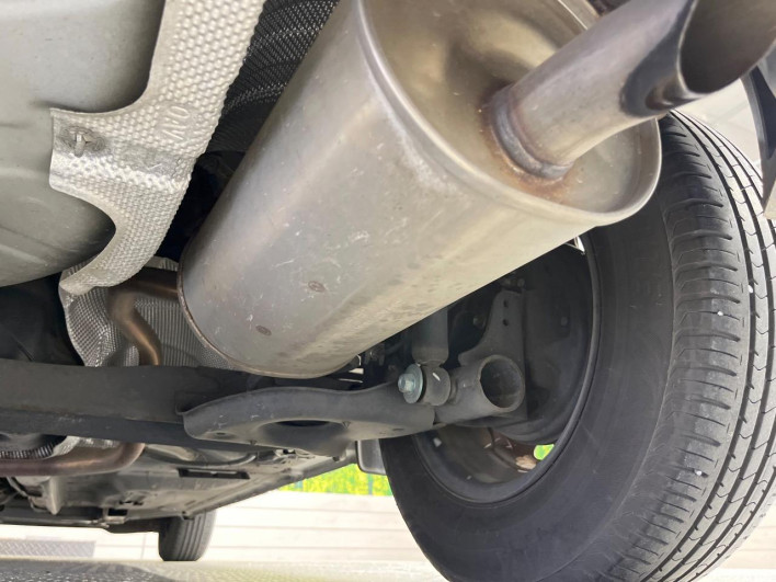2015 Nissan Note DBA-E12 (UW-69f6bbde8e4ae)[29]