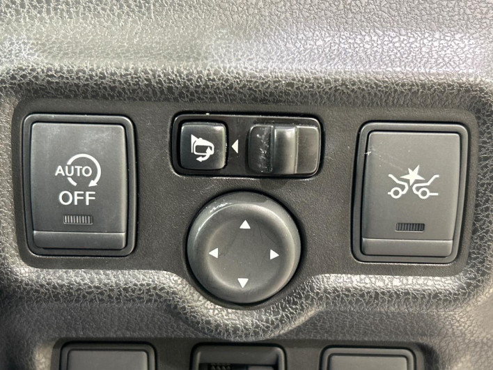 2015 Nissan Note DBA-E12 (UW-69f6bbdf5e5c2)[8]