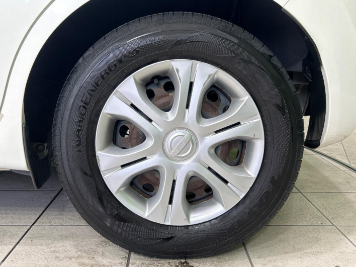 2015 Nissan Note DBA-E12 (UW-69f6bbdf5e5c2)[28]