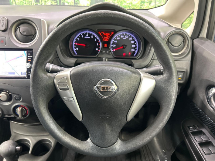 2015 Nissan Note DBA-E12 (UW-69f6bbdf5e5c2)[23]
