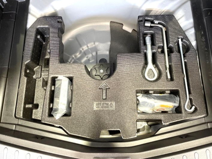 2016 Nissan Note DBA-E12 (UW-69f6bbe0b0fb1)[17]