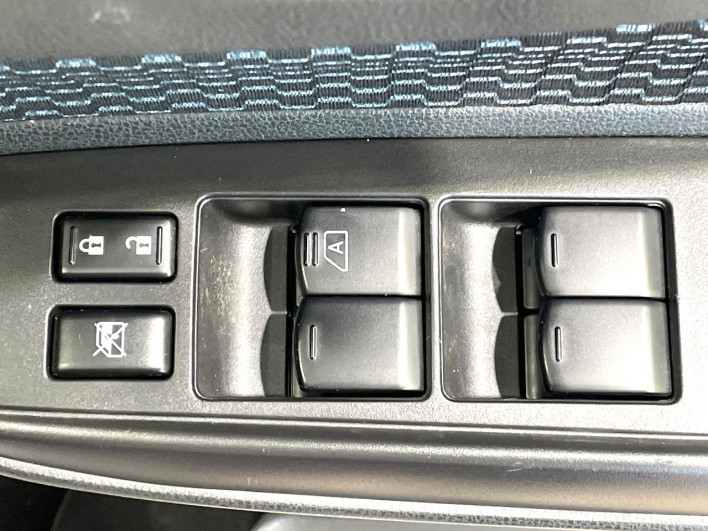 2016 Nissan Note DBA-E12 (UW-69f6bbe0b0fb1)[7]