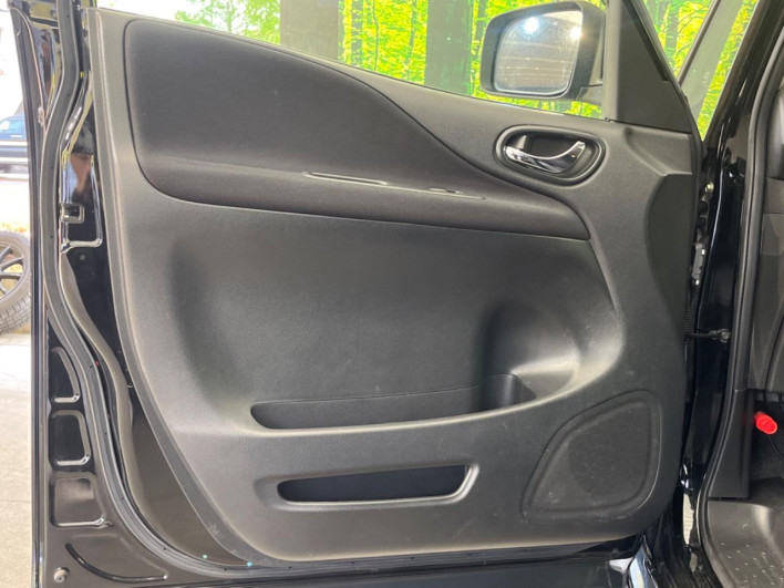2012 Nissan Serena DBA-FC26 (UW-69f6bbe41f408)[28]