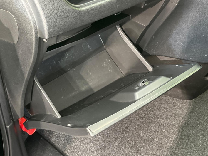 2012 Nissan Serena DBA-FC26 (UW-69f6bbe41f408)[29]