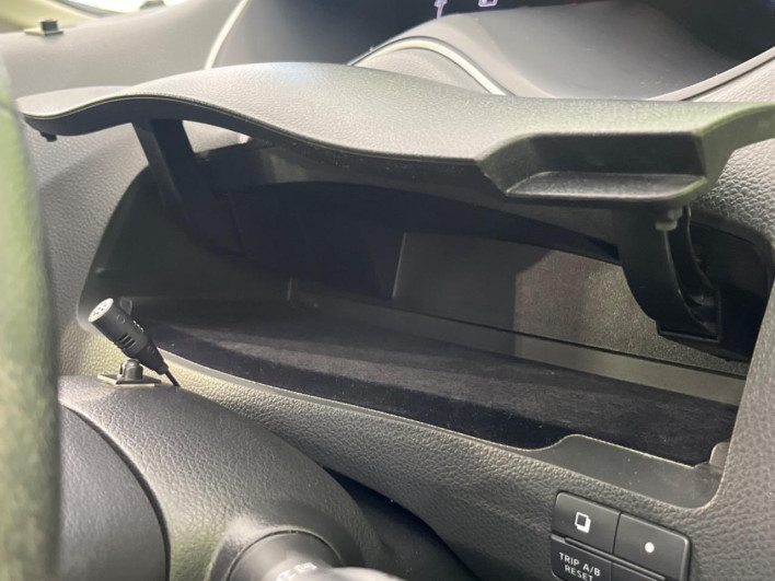 2012 Nissan Serena DBA-FC26 (UW-69f6bbe41f408)[18]