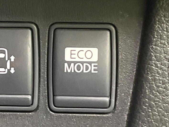 2012 Nissan Serena DBA-FC26 (UW-69f6bbe41f408)[12]