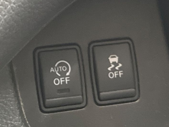 2012 Nissan Serena DBA-FC26 (UW-69f6bbe41f408)[16]