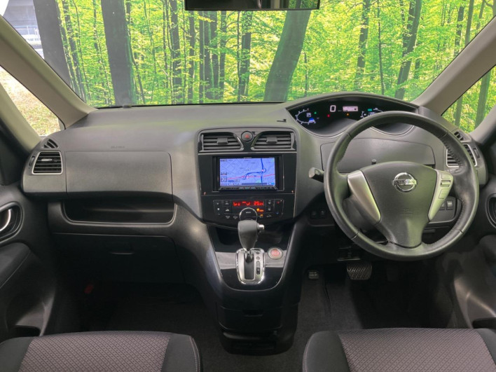 2012 Nissan Serena DBA-FC26 (UW-69f6bbe41f408)[21]