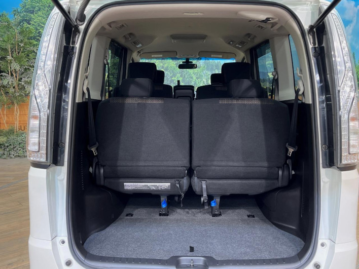 2014 Nissan Serena DBA-FNC26 (UW-69f6bbe890c6a)[7]