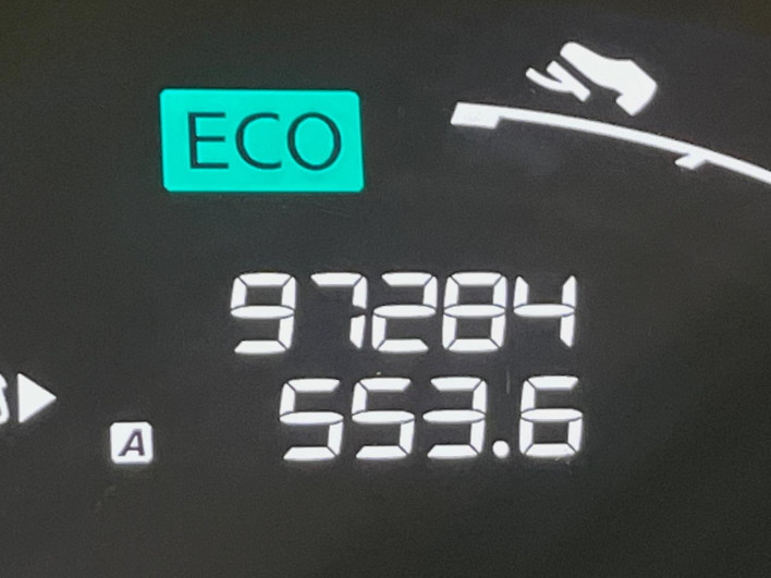 2014 Nissan Serena DBA-FNC26 (UW-69f6bbe890c6a)[2]