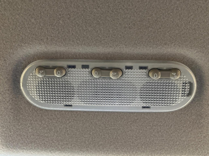 2014 Nissan Serena DBA-FNC26 (UW-69f6bbe890c6a)[18]