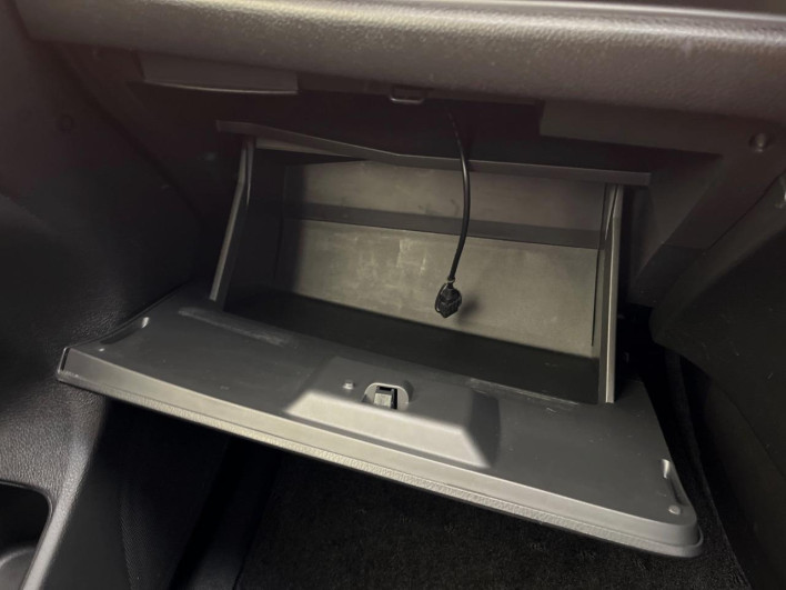 2014 Nissan Serena DBA-FNC26 (UW-69f6bbe890c6a)[25]
