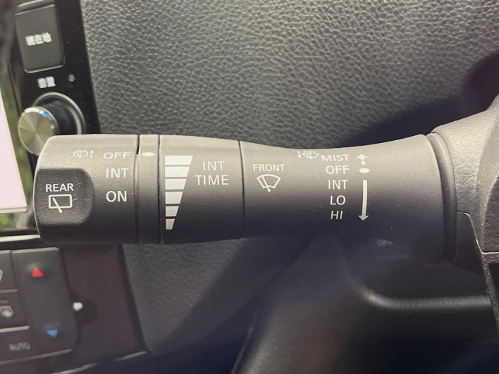 2014 Nissan Serena DBA-FNC26 (UW-69f6bbe890c6a)[29]