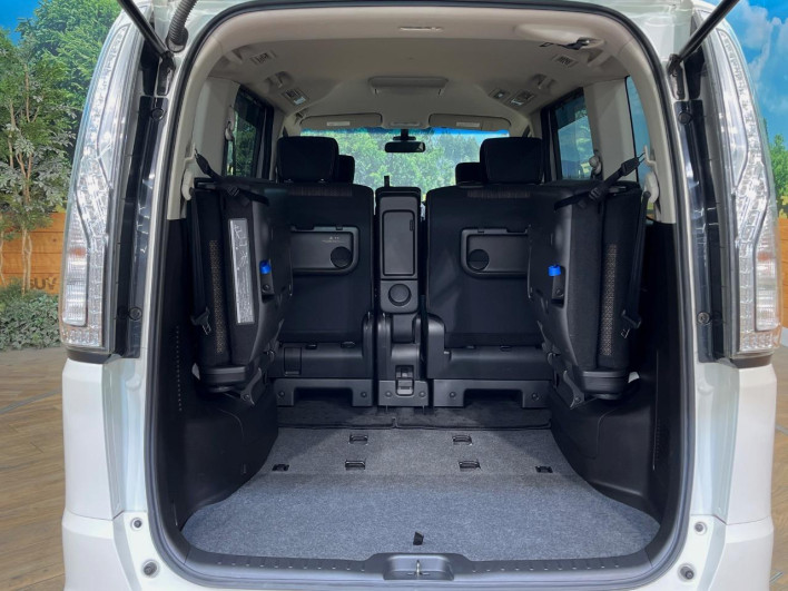 2014 Nissan Serena DBA-FNC26 (UW-69f6bbe890c6a)[4]