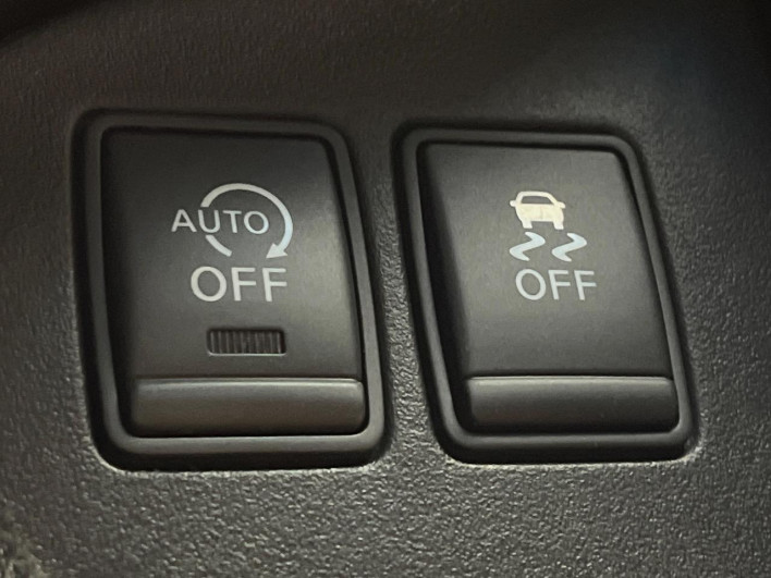 2014 Nissan Serena DBA-FNC26 (UW-69f6bbe890c6a)[26]