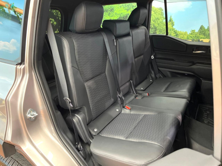 2025 Toyota Land Cruiser 250 3DA-GDJ250W (UW-69f6bbf135a2a)[9]