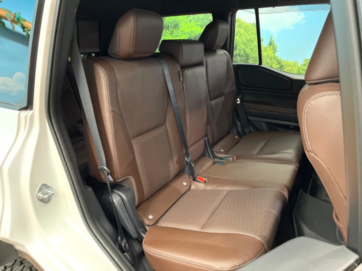 2025 Toyota Land Cruiser 250 3DA-GDJ250W (UW-69f6bbf1606f8)[9]