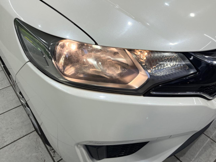 2016 Honda Fit DBA-GK3 (UW-69f6bbfb3f75a)[22]