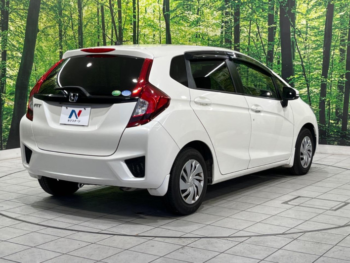 2016 Honda Fit DBA-GK3 (UW-69f6bbfb3f75a)[8]