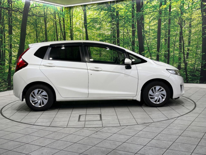 2016 Honda Fit DBA-GK3 (UW-69f6bbfb3f75a)[7]