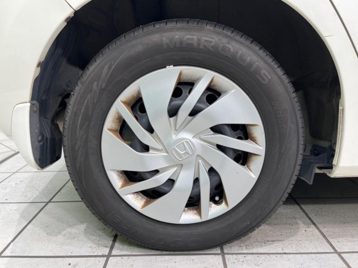 2016 Honda Fit DBA-GK3 (UW-69f6bbfb3f75a)[20]