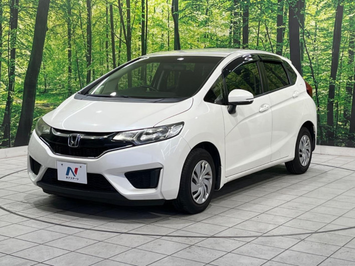 2016 Honda Fit DBA-GK3 (UW-69f6bbfb3f75a)[4]