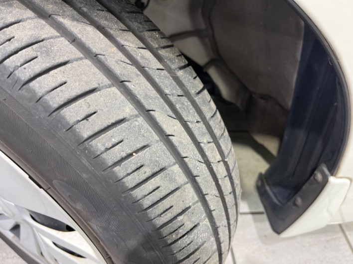2016 Honda Fit DBA-GK3 (UW-69f6bbfb3f75a)[18]