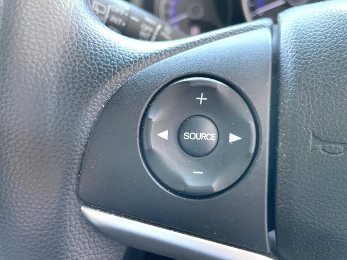 2017 Honda Fit DBA-GK3 (UW-69f6bbfbbe233)[10]