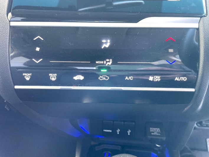 2017 Honda Fit DBA-GK3 (UW-69f6bbfbbe233)[13]