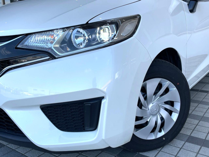 2017 Honda Fit DBA-GK3 (UW-69f6bbfbbe233)[20]