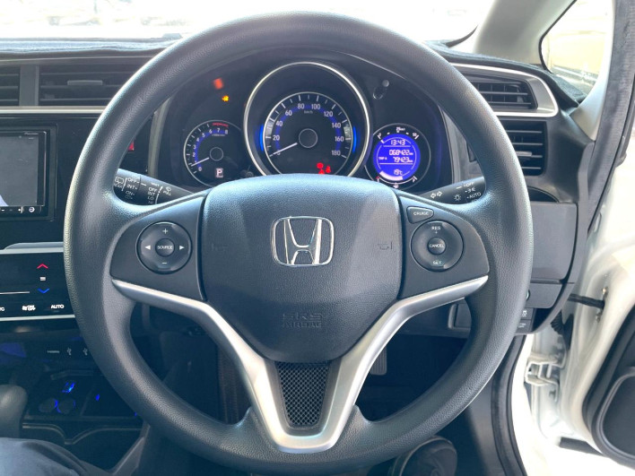 2017 Honda Fit DBA-GK3 (UW-69f6bbfbbe233)[8]