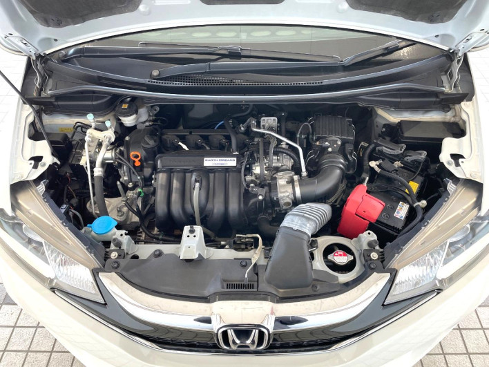 2017 Honda Fit DBA-GK3 (UW-69f6bbfbbe233)[28]